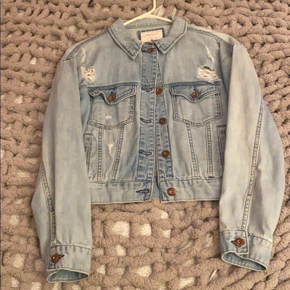 Cropped denim jacket
